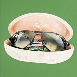 Maui Jim Black Polarized Aviator Sunglasses with Original Case and Sleeve